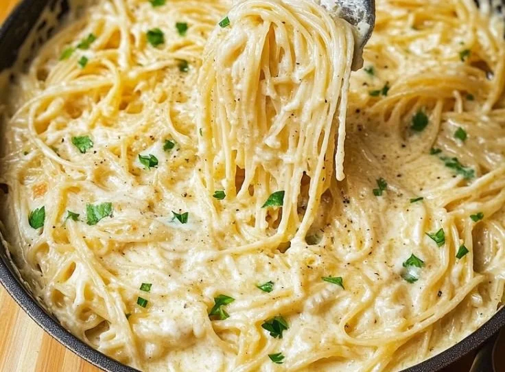 Cheesy Garlic Parmesan Spaghetti